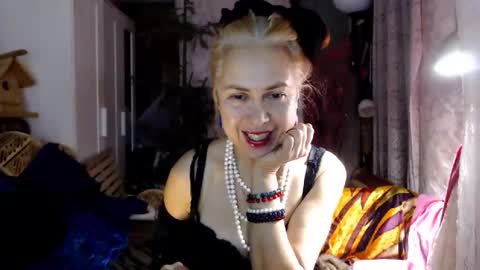Milena online show from 11-29-25, 10:18