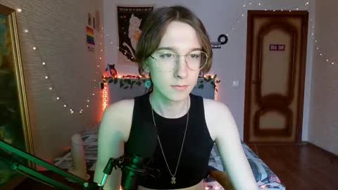 Snapshot of tangerine4dreams chatting on 02-23-25, 10:28 Milena Kuprianova online show from 02-23-25, 10:28