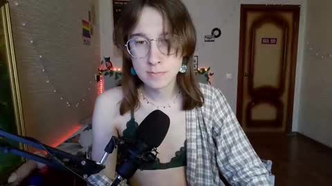 Snapshot of tangerine4dreams chatting on 03-01-25, 08:56 Milena Kuprianova online show from 03-01-25, 08:56