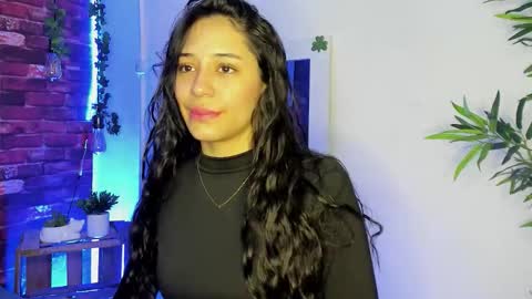 Snapshot of tania06 chatting on 09-11-25, 01:33 tania06 online show from 09-11-25, 01:33