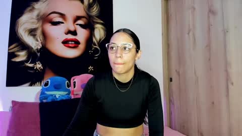 Snapshot of tania06 chatting on 09-25-25, 01:37 tania06 online show from 09-25-25, 01:37