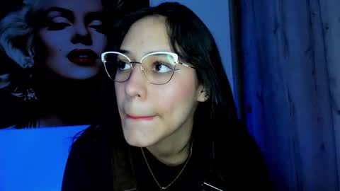 Snapshot of tania06 chatting on 10-02-25, 01:18 tania06 online show from 10-02-25, 01:18