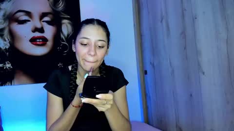 Snapshot of tania06 chatting on 10-05-25, 01:20 tania06 online show from 10-05-25, 01:20