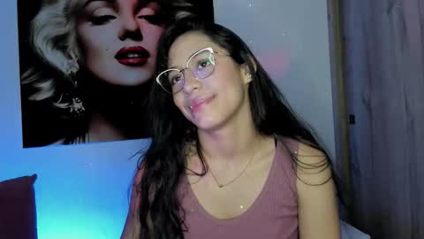 Snapshot of tania06 chatting on 10-22-25, 01:22 tania06 online show from 10-22-25, 01:22