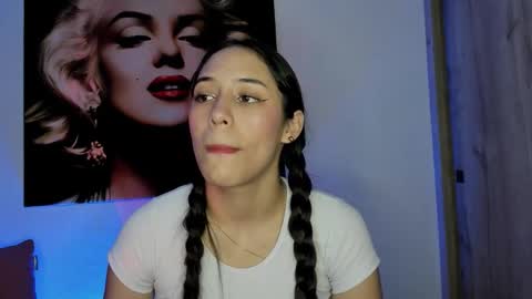 Snapshot of tania06 chatting on 10-23-25, 01:21 tania06 online show from 10-23-25, 01:21