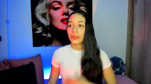 Snapshot of tania06 chatting on 11-15-25, 01:18 tania06 online show from 11-15-25, 01:18