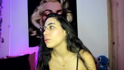 Snapshot of tania06 chatting on 11-16-25, 01:17 tania06 online show from 11-16-25, 01:17