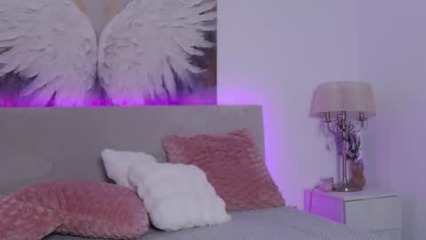 Tania Amore online show from 11-28-25, 05:59