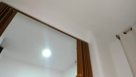 taniabonnet  online show from 10-11-25, 01:27