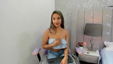 TaniaCarter online show from 02-19-25, 05:49