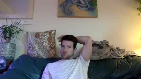 Dr. Love online show from 12-31-24, 01:52