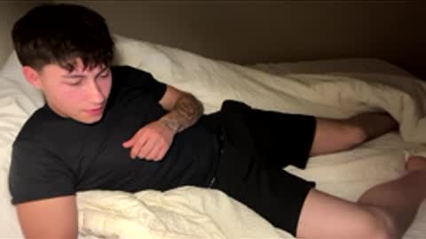 Snapshot of tantwunk chatting on 11-25-25, 05:29 tantwunk online show from 11-25-25, 05:29