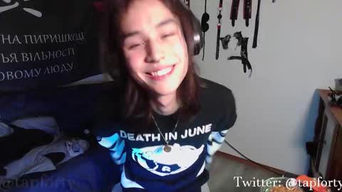 Snapshot of tap_forty chatting on 11-07-25, 12:43 tap_forty online show from 11-07-25, 12:43