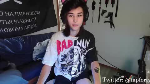 Snapshot of tap_forty chatting on 11-10-25, 09:25 tap_forty online show from 11-10-25, 09:25