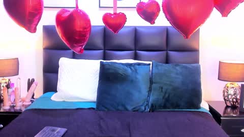 Snapshot of taracarsonn chatting on 02-11-25, 11:22 taracarsonn online show from 02-11-25, 11:22