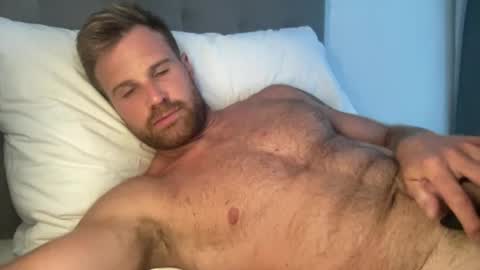 Snapshot of tarzan_thejungleboy chatting on 02-19-25, 01:39 Tarzan online show from 02-19-25, 01:39