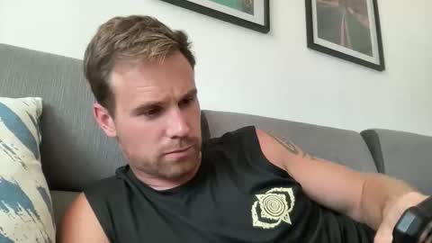 Snapshot of tarzan_thejungleboy chatting on 11-19-25, 01:55 Tarzan online show from 11-19-25, 01:55