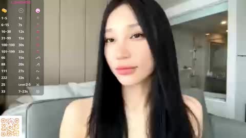 Viola online show from 10-22-25, 03:40