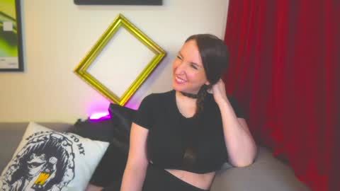 Vivian  Clark online show from 11-23-25, 03:01