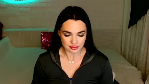 tasty_babyy online show from 03-10-25, 07:40