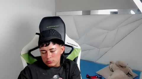 T A T A N online show from 12-05-25, 05:38