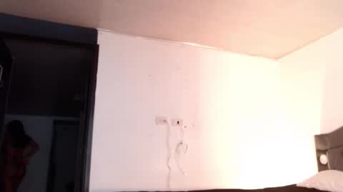Snapshot of tati_g chatting on 10-20-25, 12:22 Tati Garcia online show from 10-20-25, 12:22