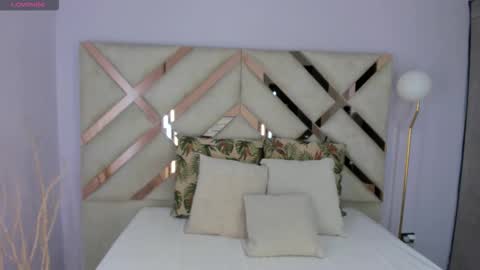 Tati Saldarriaga online show from 11-21-25, 05:44