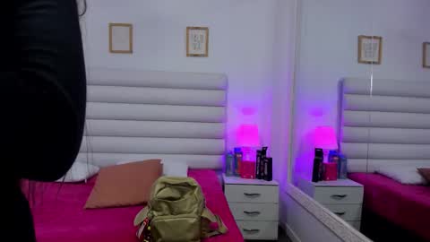 tatiana_arboleda online show from 10-25-25, 03:14