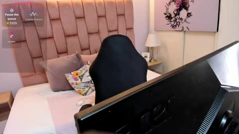 Snapshot of tatianacrow chatting on 03-31-26, 12:49 Tatiana online show from 03-31-26, 12:49