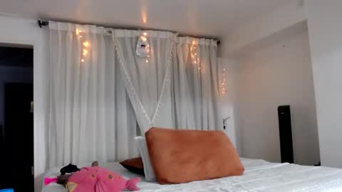 tatiana giraldo online show from 01-13-25, 01:23