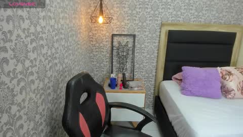 Snapshot of tatigold2 chatting on 01-11-25, 12:29 T A T I online show from 01-11-25, 12:29