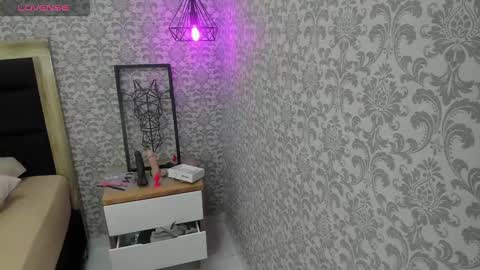 Snapshot of tatigold2 chatting on 03-11-25, 12:28 T A T I online show from 03-11-25, 12:28