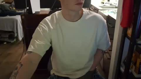 Tatted boy online show from 11-23-25, 06:13