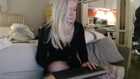 tattoobbgirl online show from 03-04-25, 10:49