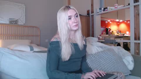 tattoobbgirl online show from 03-06-25, 05:11
