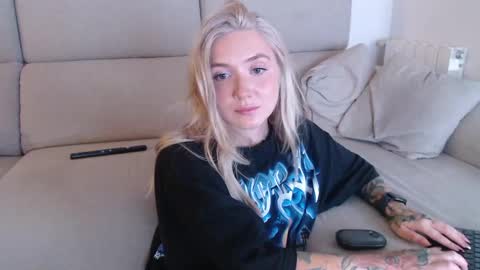 tattoobbgirl online show from 09-27-25, 05:18