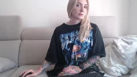 tattoobbgirl online show from 10-10-25, 03:22