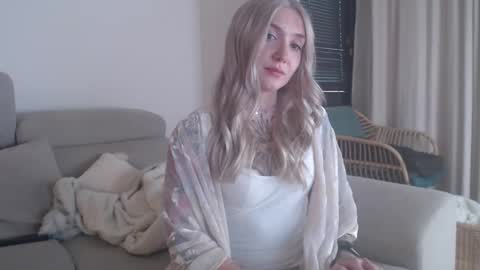 tattoobbgirl online show from 11-25-25, 04:40