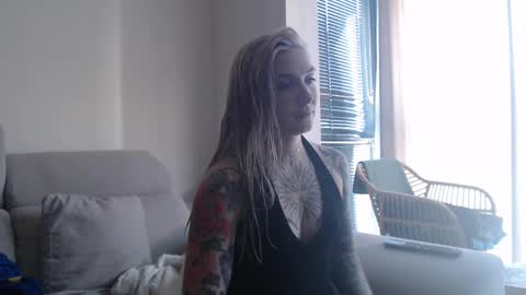 tattoobbgirl online show from 12-17-25, 01:50