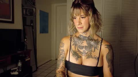 Snapshot of tattooed_natalia chatting on 11-11-25, 10:04 Natalia 3 online show from 11-11-25, 10:04