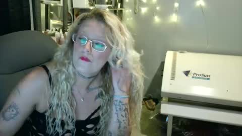 Lisa Lovely online show from 01-02-25, 09:43