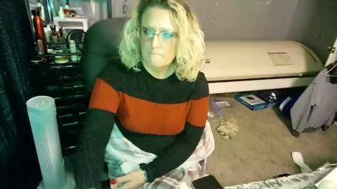 Lisa Lovely online show from 02-16-25, 09:05