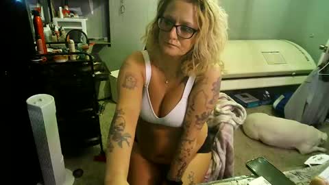 Lisa Lovely online show from 02-17-25, 08:52