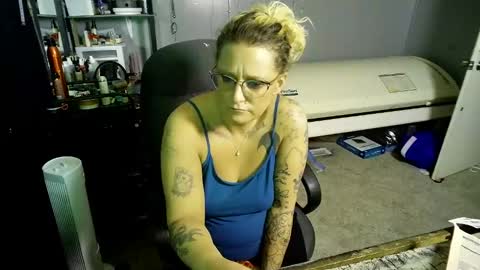 Lisa Lovely online show from 02-18-25, 01:54