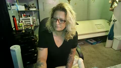 Lisa Lovely online show from 02-25-25, 12:13