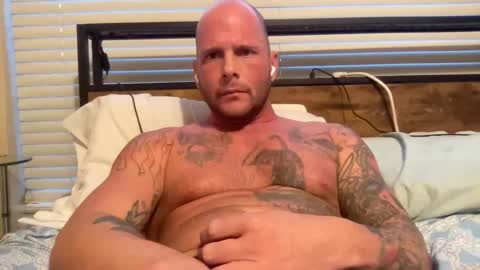 Snapshot of tattooman5555 chatting on 09-08-25, 07:35 Tattooman online show from 09-08-25, 07:35