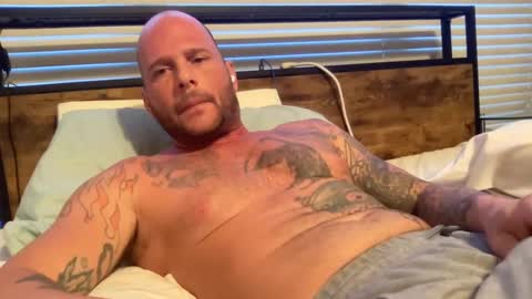 Snapshot of tattooman5555 chatting on 09-30-25, 03:06 Tattooman online show from 09-30-25, 03:06