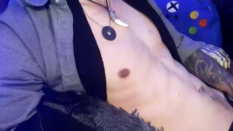 Snapshot of tattooman777 chatting on 11-08-25, 06:24 Jean pool online show from 11-08-25, 06:24