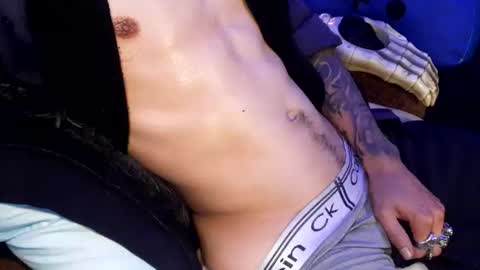 Snapshot of tattooman777 chatting on 11-09-25, 10:24 Jean pool online show from 11-09-25, 10:24