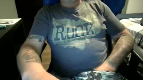 Snapshot of tattslovestattas1 chatting on 10-20-25, 09:37 tattslovestattas1 online show from 10-20-25, 09:37